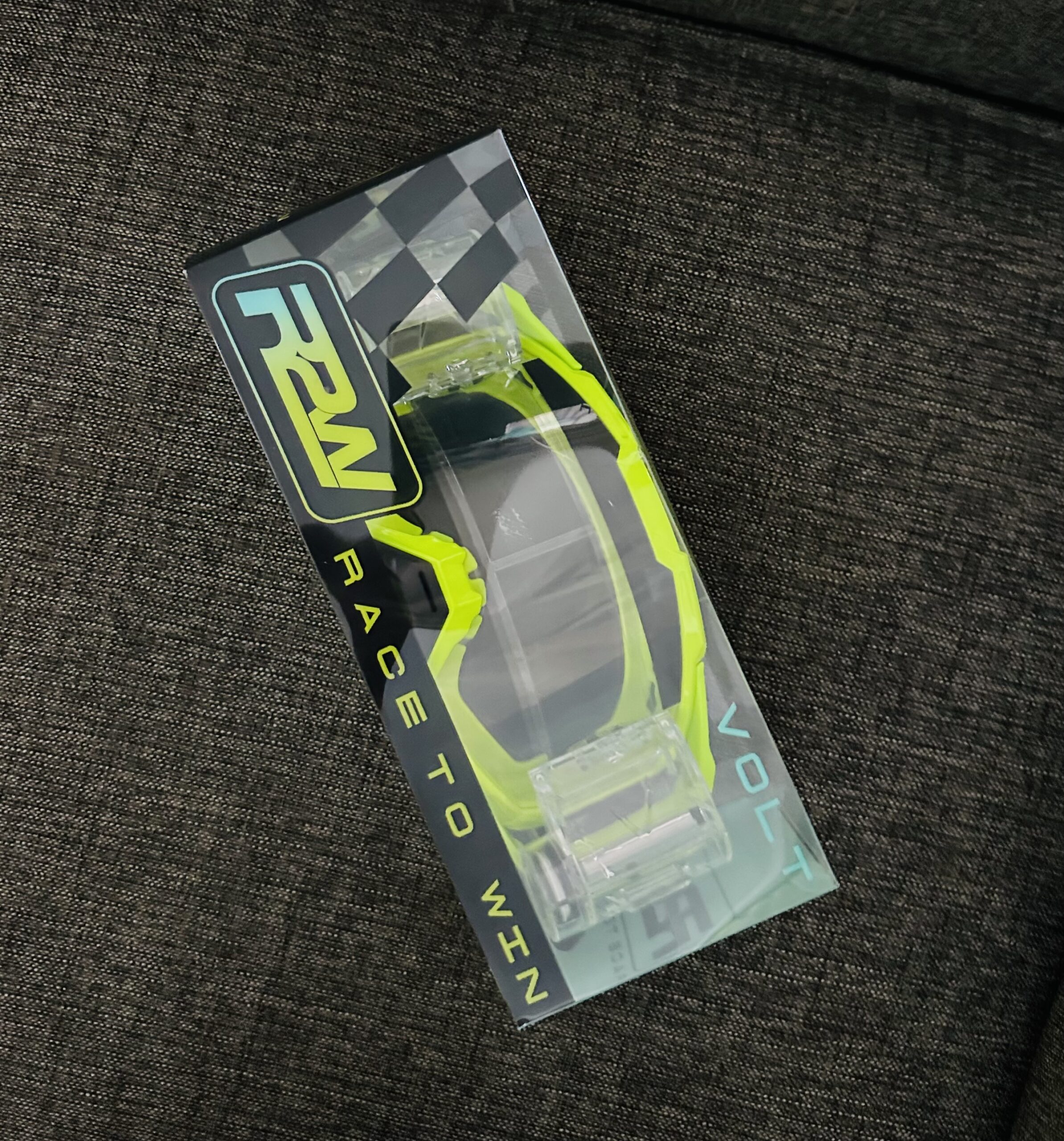 R2W The Volt Goggle & 5 Pack Replacement Roll Off Films - Image 3