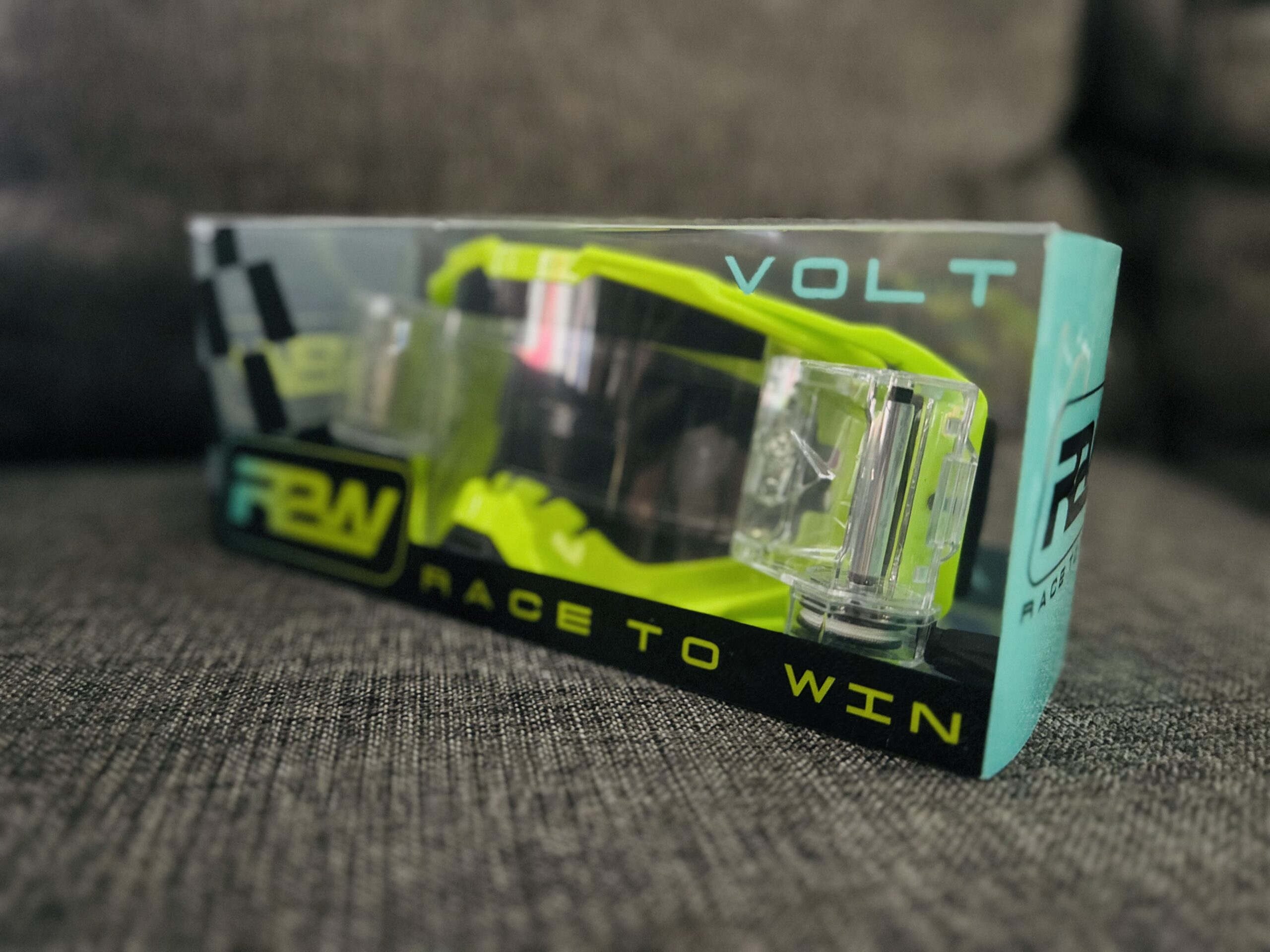 R2W The Volt Goggle & 5 Pack Replacement Roll Off Films - Image 2